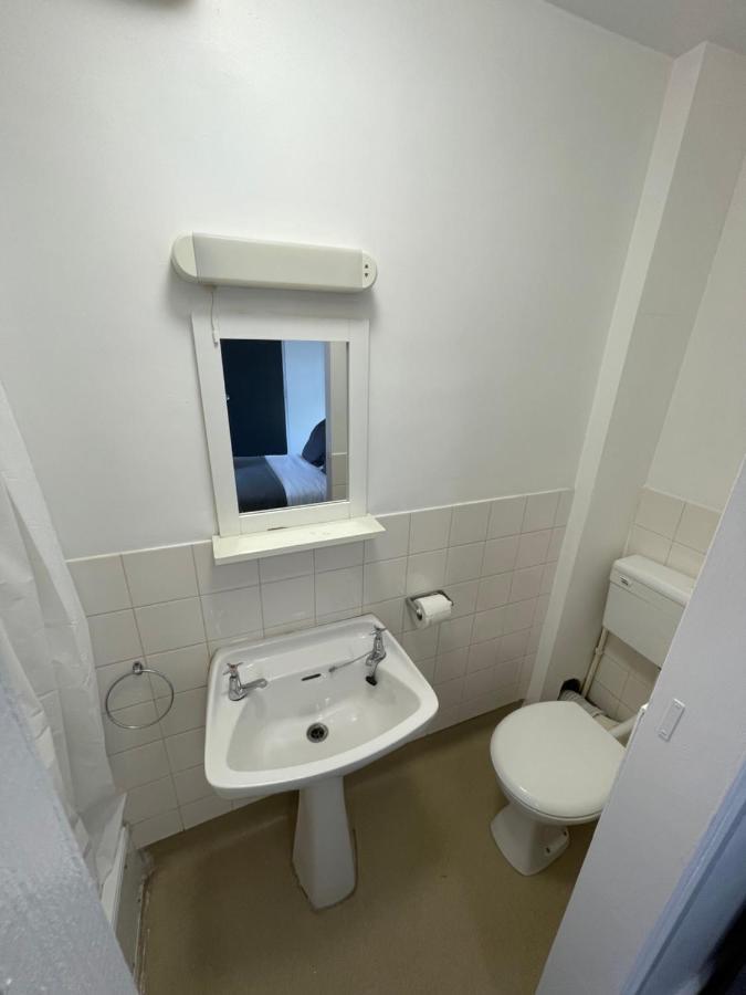 Pluxa Bearwood Hotel Double Beds With Ensuite And Car Park Birmingham Dış mekan fotoğraf